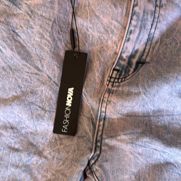 Fashion Nova Sent‎ From Above  Straight Leg Jeans- NWT- retail 39.99 - Picture 5 of 11